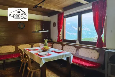Ein allgemeiner Bergblick oder ein Berglick von der Ferienwohnung aus