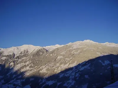 Ein allgemeiner Bergblick oder ein Berglick von der Ferienwohnung aus