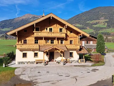 Ein allgemeiner Bergblick oder ein Berglick von der Ferienwohnung aus