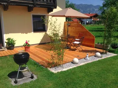 Ein Garten an der Unterkunft Innradweg