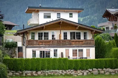Ein allgemeiner Bergblick oder ein Berglick von der Ferienwohnung aus