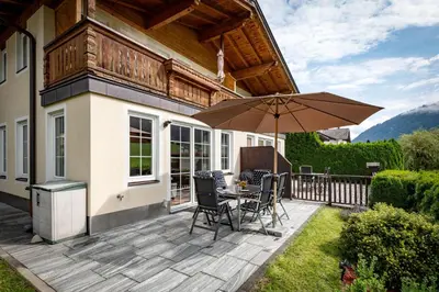 Ein allgemeiner Bergblick oder ein Berglick von der Ferienwohnung aus