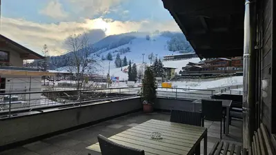 Ein allgemeiner Bergblick oder ein Berglick von der Ferienwohnung aus
