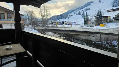 Ein allgemeiner Bergblick oder ein Berglick von der Ferienwohnung aus
