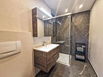 Ein Badezimmer in der Unterkunft Apartment Dinkl by Interhome