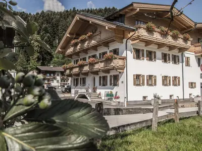Das Gebäude in dem sich die Ferienwohnung befindet