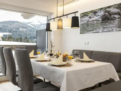 Ein allgemeiner Bergblick oder ein Berglick von der Ferienwohnung aus