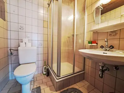 Ein Badezimmer in der Unterkunft Apartment Trojer-2 by Interhome