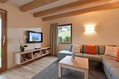 Ein Sitzbereich in der Unterkunft Resort Tirol Brixen am Sonnenplateau