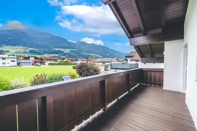 Ein allgemeiner Bergblick oder ein Berglick von der Ferienwohnung aus