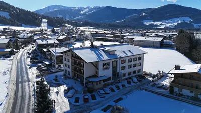 Ein allgemeiner Bergblick oder ein Berglick von des Hotels aus