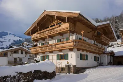 Ein allgemeiner Bergblick oder ein Berglick von der Ferienwohnung aus