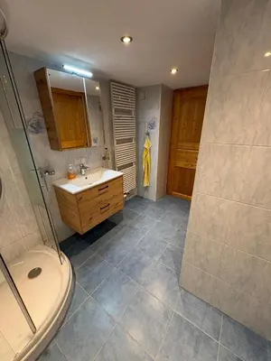 Ein Badezimmer in der Unterkunft Talgenbichl