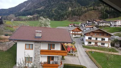 Ein allgemeiner Bergblick oder ein Berglick von der Ferienwohnung aus