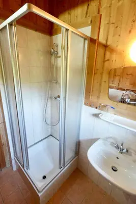 Ein Badezimmer in der Unterkunft NATURAMA Alpenchalet Zillertal