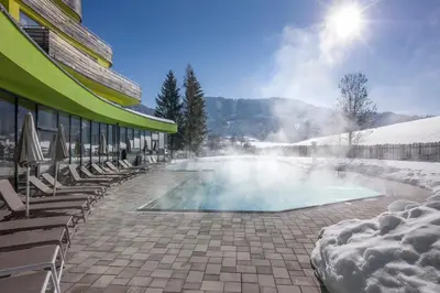 Ein allgemeiner Bergblick oder ein Berglick von des Hotels aus