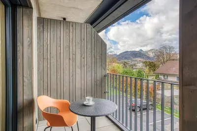 Ein allgemeiner Bergblick oder ein Berglick von der Ferienwohnung aus