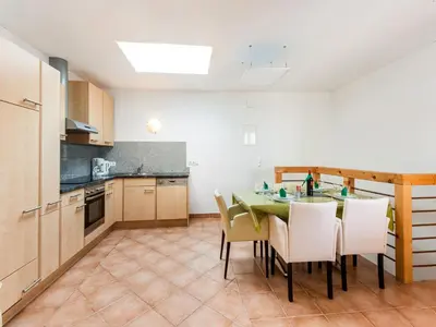 Küche/Küchenzeile in der Unterkunft Apartment in Aschau near Kaltenbach Ski Lift