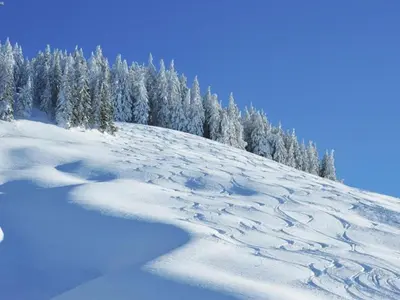 Chalet in Saalbach near Ski Lift & Sauna im Winter
