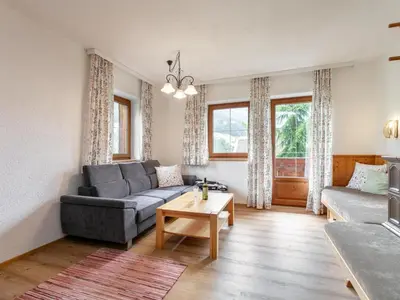 Ein Sitzbereich in der Unterkunft Almruhe Alpbach