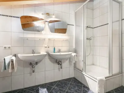 Ein Badezimmer in der Unterkunft Am Bauernhof Top 3