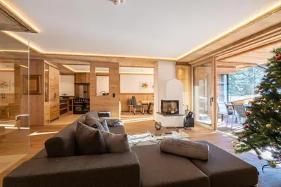 Ein Sitzbereich in der Unterkunft Chalet Residenz Mühlermoos - Terrassen Chalet