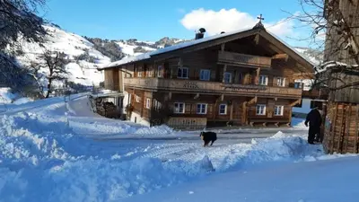 Bauernhaus Brixen im Winter