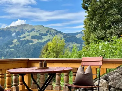 Ein allgemeiner Bergblick oder ein Berglick von der Ferienwohnung aus