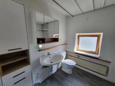 Ein Badezimmer in der Unterkunft Geräumiges Apartment in Kufstein mit Parkplatz