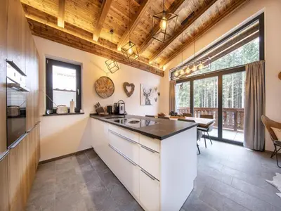 Küche/Küchenzeile in der Unterkunft Chalet in Neukirchen near Wildkogel Ski Arena