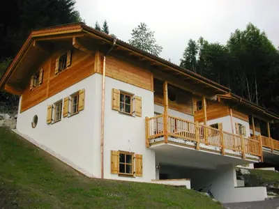 Das Gebäude in dem sich das Chalet befindet