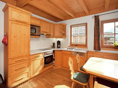 Küche/Küchenzeile in der Unterkunft Chalet in Königsleiten near Ski Bus & Pool