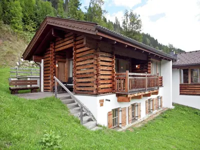 Das Gebäude in dem sich das Chalet befindet
