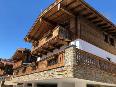 Das Gebäude in dem sich das Chalet befindet