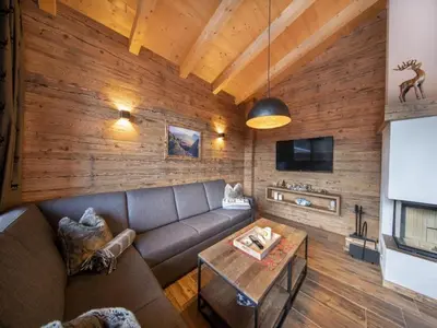 TV/Unterhaltungsangebot in der Unterkunft Alpine Chalet with Sauna and Balcony