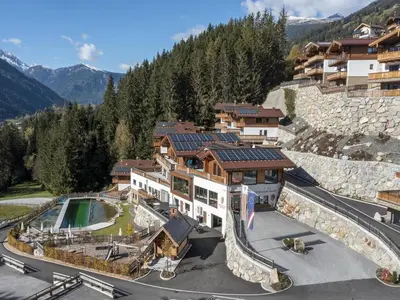 Ein allgemeiner Bergblick oder ein Berglick von des Chalets aus
