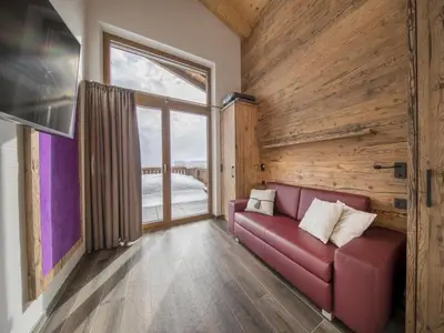 Ein Sitzbereich in der Unterkunft Alpine Chalet with Mountain Views
