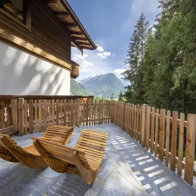 Chalet near Slopes
