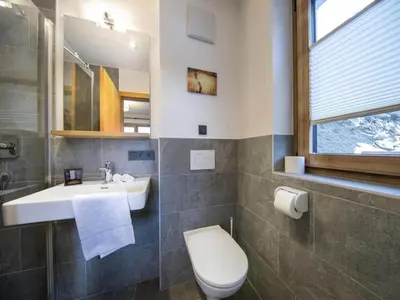 Ein Badezimmer in der Unterkunft Chalet near Ski Lift with Garden