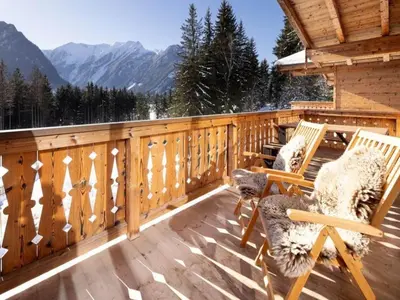 Ein allgemeiner Bergblick oder ein Berglick von des Chalets aus