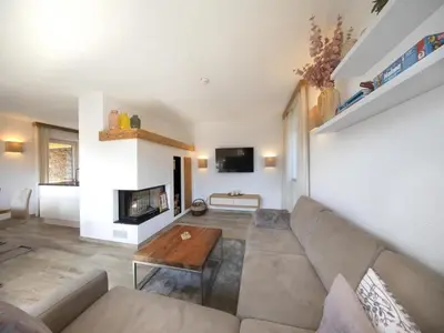 TV/Unterhaltungsangebot in der Unterkunft Stylish Chalet by Ski Slopes