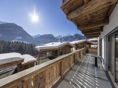 Ein allgemeiner Bergblick oder ein Berglick von des Chalets aus