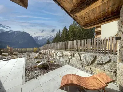 Ein allgemeiner Bergblick oder ein Berglick von des Chalets aus