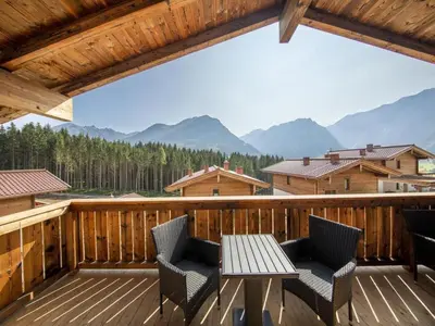 Ein allgemeiner Bergblick oder ein Berglick von des Chalets aus