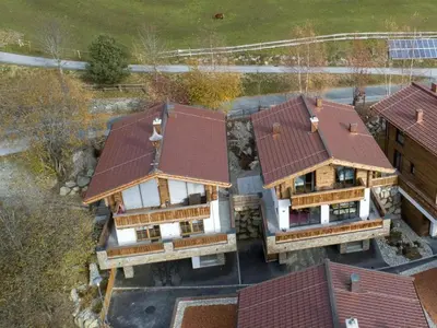 Das Gebäude in dem sich das Chalet befindet