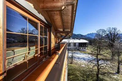 Ein allgemeiner Bergblick oder ein Berglick von der Ferienwohnung aus