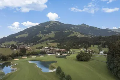 Ein allgemeiner Bergblick oder ein Berglick von der Ferienwohnung aus