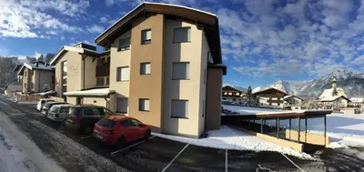 Das Gebäude in dem sich die Ferienwohnung befindet