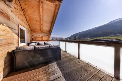 Ein allgemeiner Bergblick oder ein Berglick von der Ferienwohnung aus