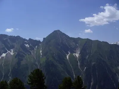 Ein allgemeiner Bergblick oder ein Berglick von der Ferienwohnung aus
